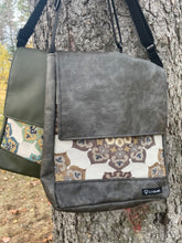 Charger l&#39;image dans la galerie, Troubadour kaki mandala vegan