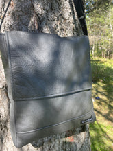 Charger l&#39;image dans la galerie, Troubadour cuir animal