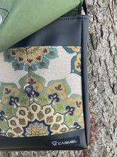 Charger l&#39;image dans la galerie, Toutite frutti vegan noire mandala