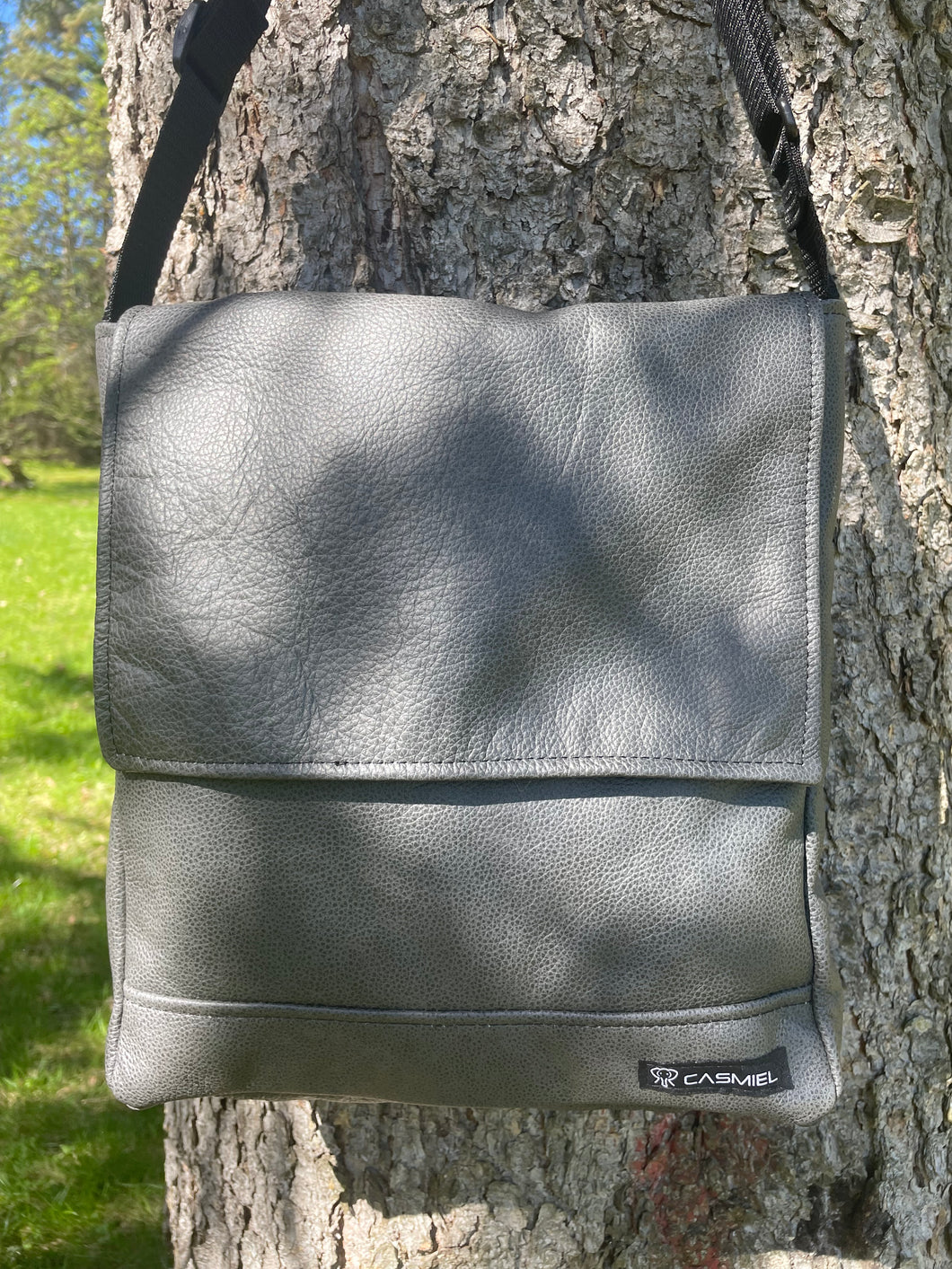 Troubadour cuir animal