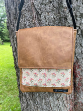 Charger l&#39;image dans la galerie, Toutite frutti cuir florale