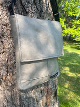 Charger l&#39;image dans la galerie, Toutite frutti grise  cuir animal