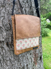 Charger l&#39;image dans la galerie, Toutite frutti cuir florale