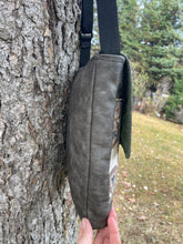 Charger l&#39;image dans la galerie, Toutite frutti cuir animal brun mandala